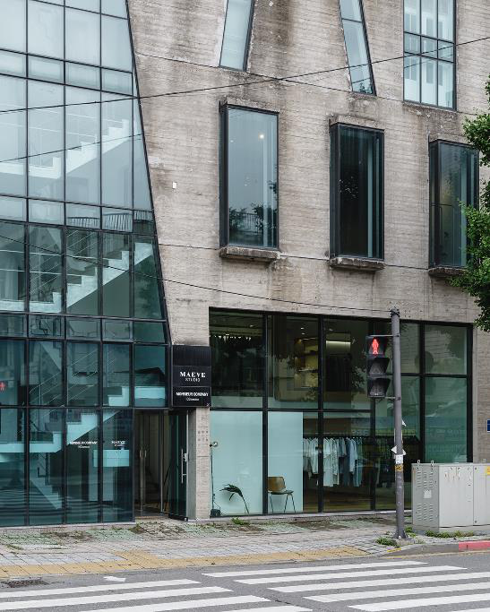애프터프레이가 유통 채널로 검토한 국내 편집숍 건물 외관